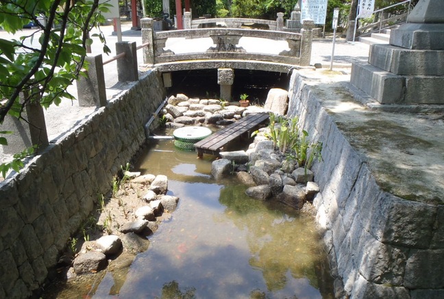 T神社　お堀 アイキャッチ画像