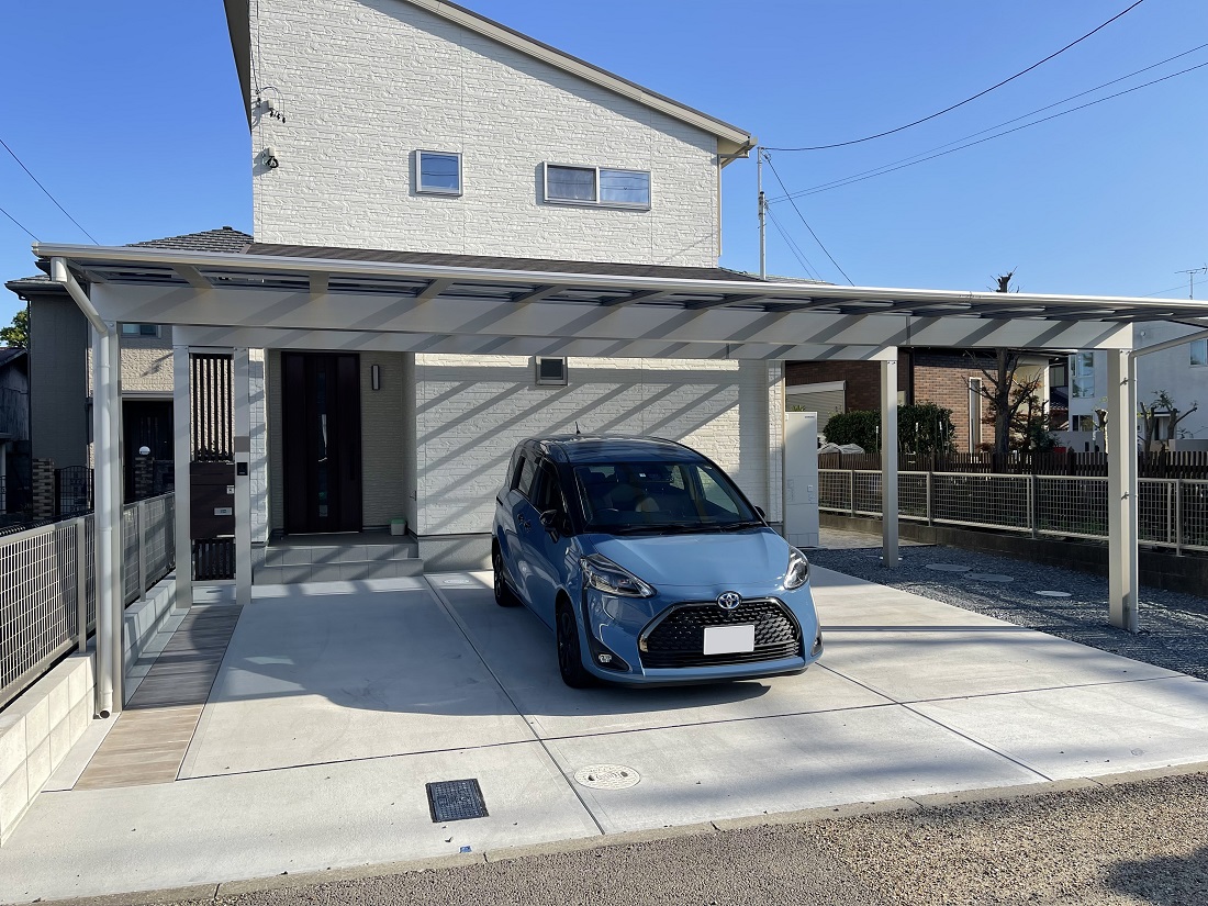 暮らしを便利にする大型カーポートのある外構 アイキャッチ画像