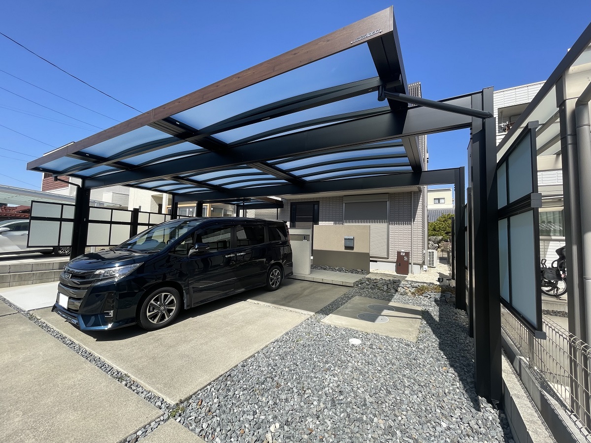 住空間をランクアップするお洒落な大型カーポート！ アイキャッチ画像