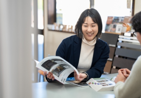 書類と印鑑の写真