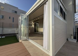 ソトとナカをつなぐ快適空間が誕生　暮らし広がるガーデンルーム施工事例 アイキャッチ画像