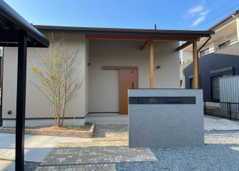 住空間全体をランクアップするデザイン外構が完成　オシャレで使いやすい空間に アイキャッチ画像