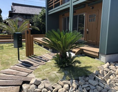 アプローチ・フェンス・サイクルポート・ヤシ・ソテツ・土間 アイキャッチ画像
