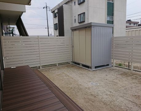 目隠しフェンス・ウッドデッキ　ガーデン工事 アイキャッチ画像