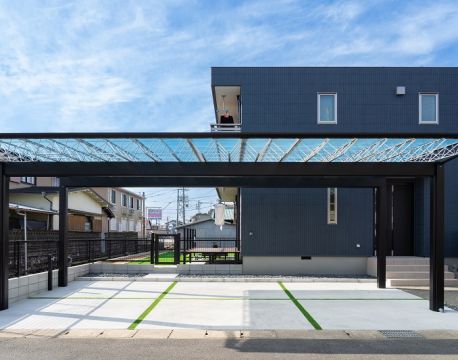 スタイリッシュなカーポート　M．シェードⅡが目をひく外構 アイキャッチ画像