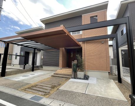 住宅に趣をプラスするハイグレードなカーポートを設置 アイキャッチ画像