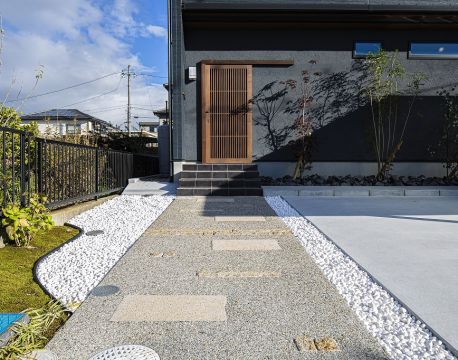 和モダン住宅をより魅力的に！デザイン性の高い新築住宅の外構が完成 アイキャッチ画像