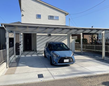 暮らしを便利にする大型カーポートのある外構 アイキャッチ画像