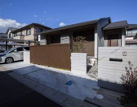 植栽が映える平屋住宅のオシャレな外構事例！ アイキャッチ画像