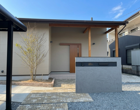 住空間全体をランクアップするデザイン外構が完成　オシャレで使いやすい空間に アイキャッチ画像